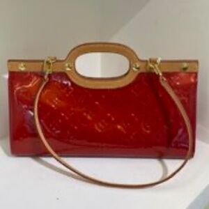 Beautiful Authentic Red Louis Vuitton Vernis leather bag
